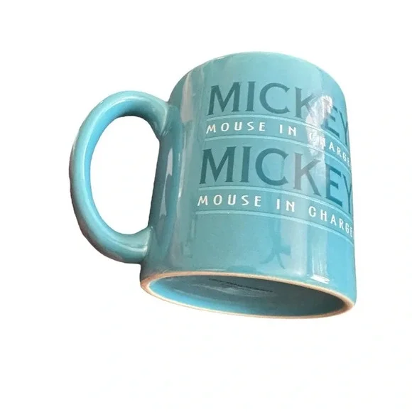 Mickey Mouse In Charge Oversize Coffee Tea Cocoa Mug Disney Store 3D 22oz - Picture 2 of 4